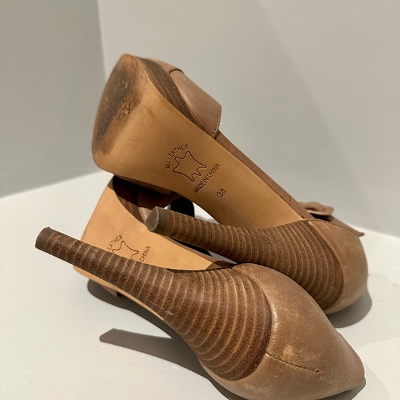 Country Road Tan Stiletto Heels - Size 38 - Picture 3 of 6